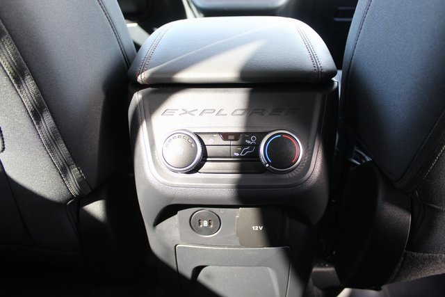 Used 2025 Ford Explorer Active RWD image 24