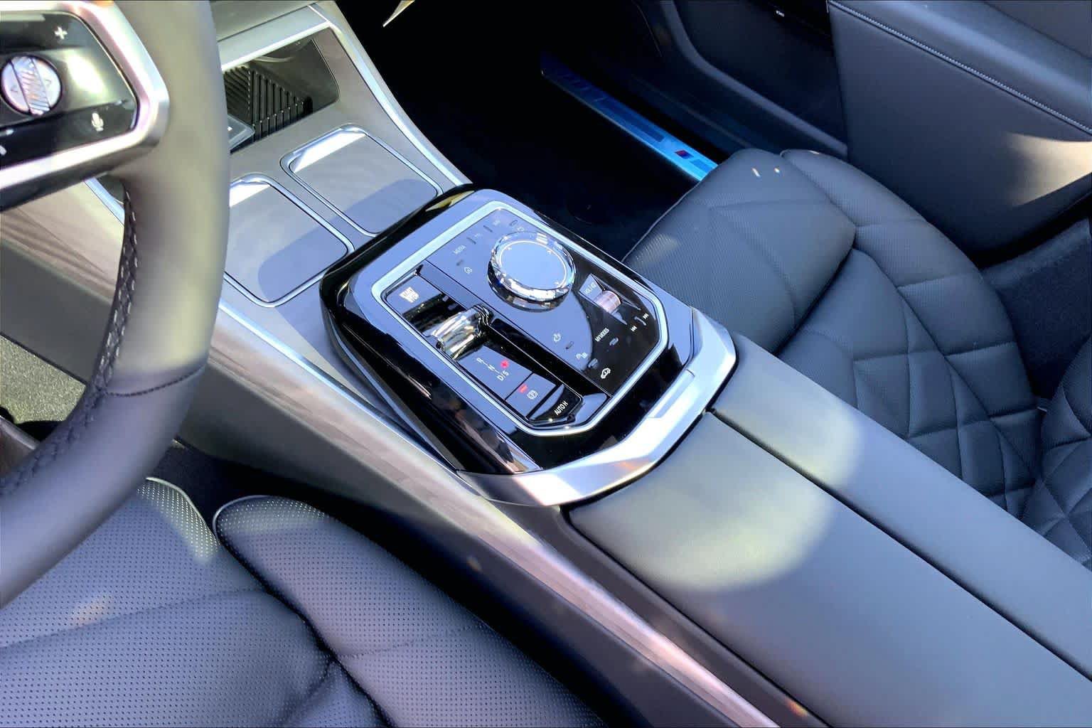 New 2026 BMW 740i xDrive AWD/4WD image 7