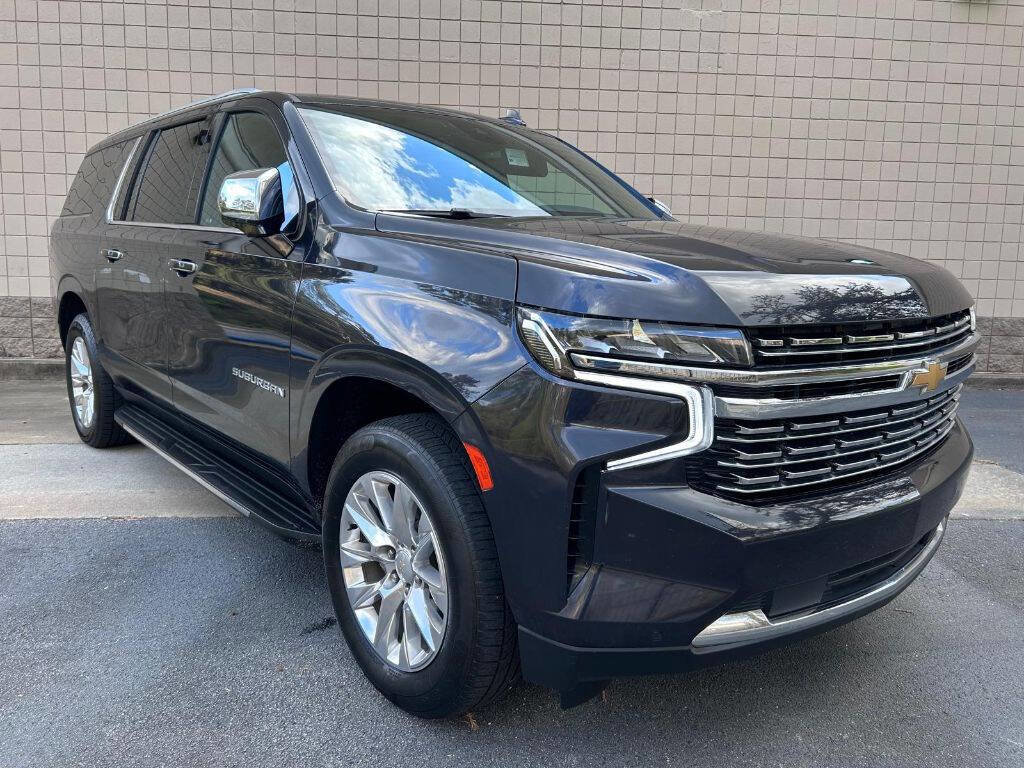 Used 2023 Chevrolet Suburban Premier image 1