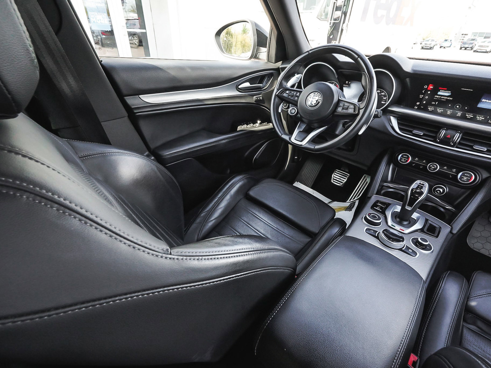 Used 2022 Alfa Romeo Stelvio Veloce AWD/4WD image 44