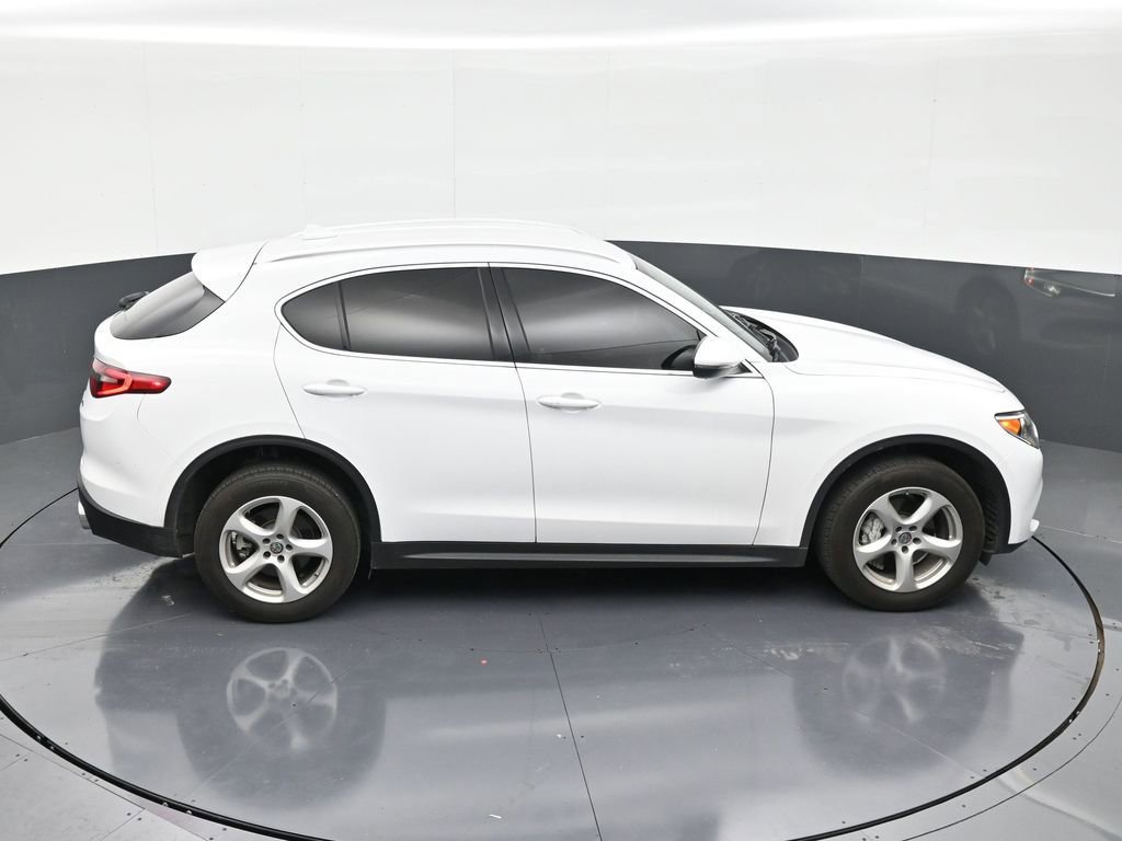 Used 2020 Alfa Romeo Stelvio RWD image 17