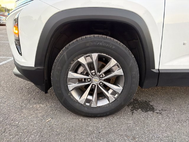 Used 2025 Chevrolet Equinox LT w/ Convenience Package II AWD/4WD image 11