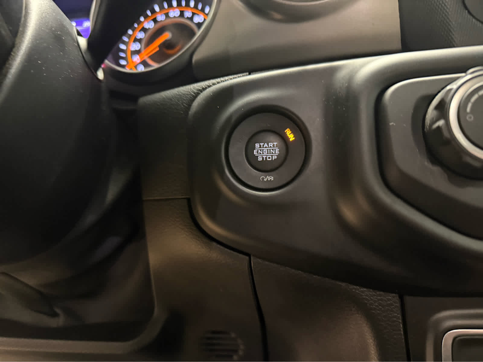 Used 2020 Jeep Gladiator Sport w/ Trailer Tow Package image 12