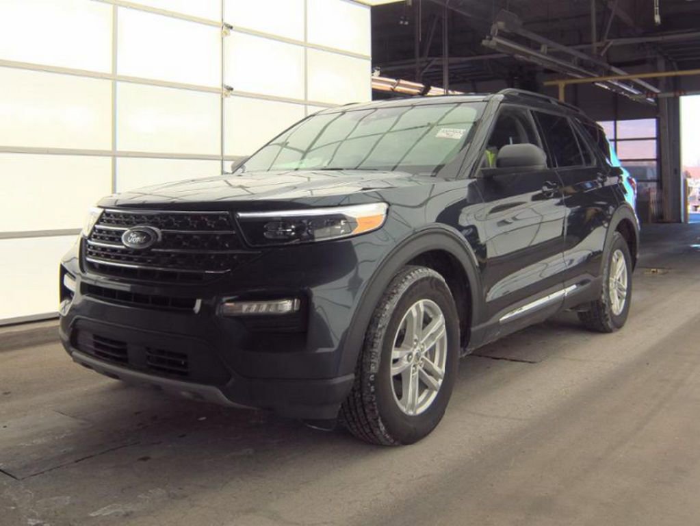 Used 2023 Ford Explorer XLT w/ Equipment Group 202A image 2