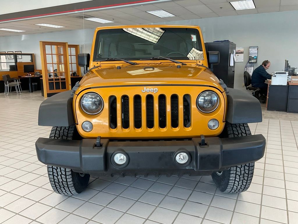 Used 2014 Jeep Wrangler Unlimited Rubicon image 2