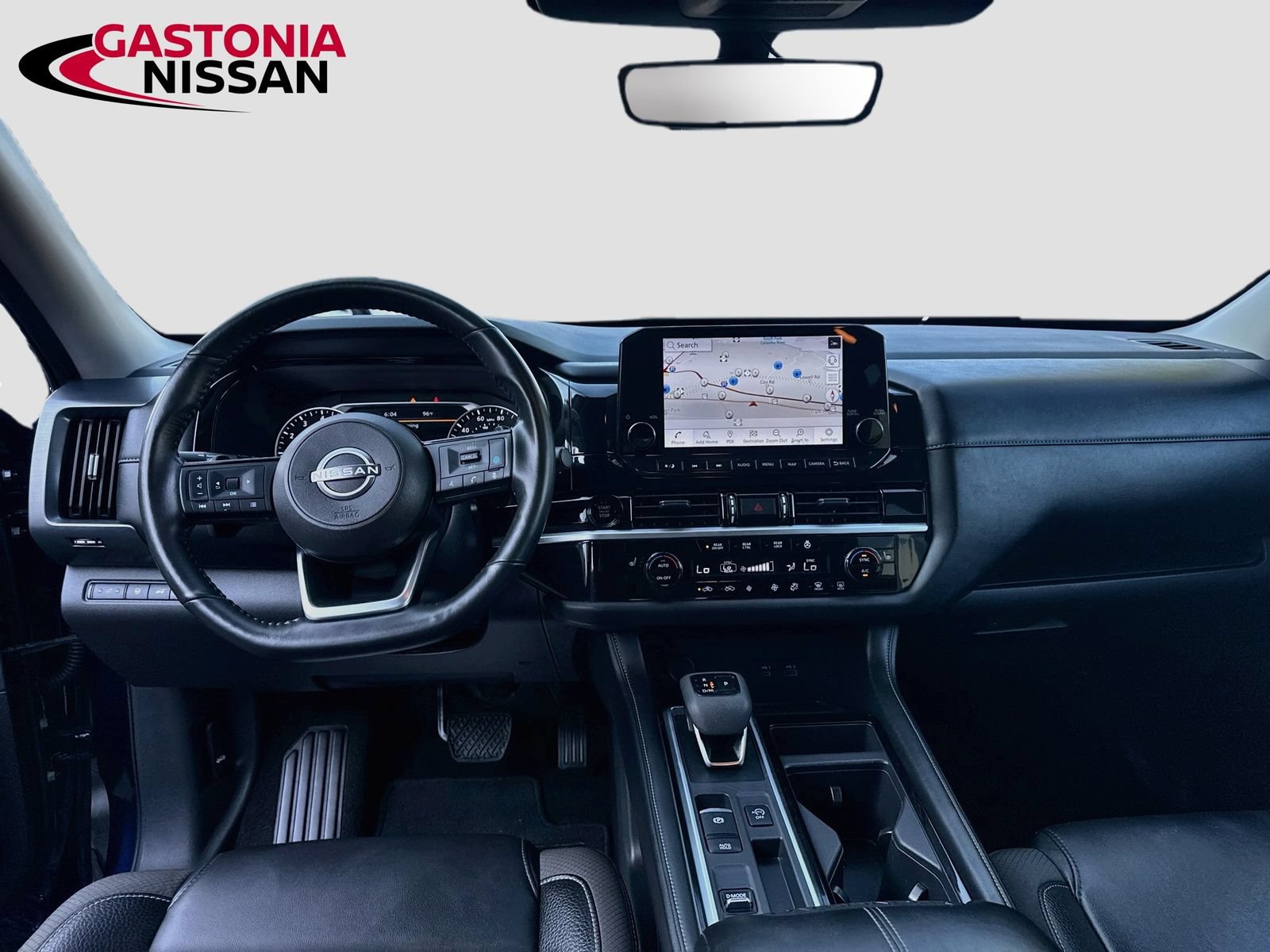 Used 2025 Nissan Pathfinder SL FWD image 30