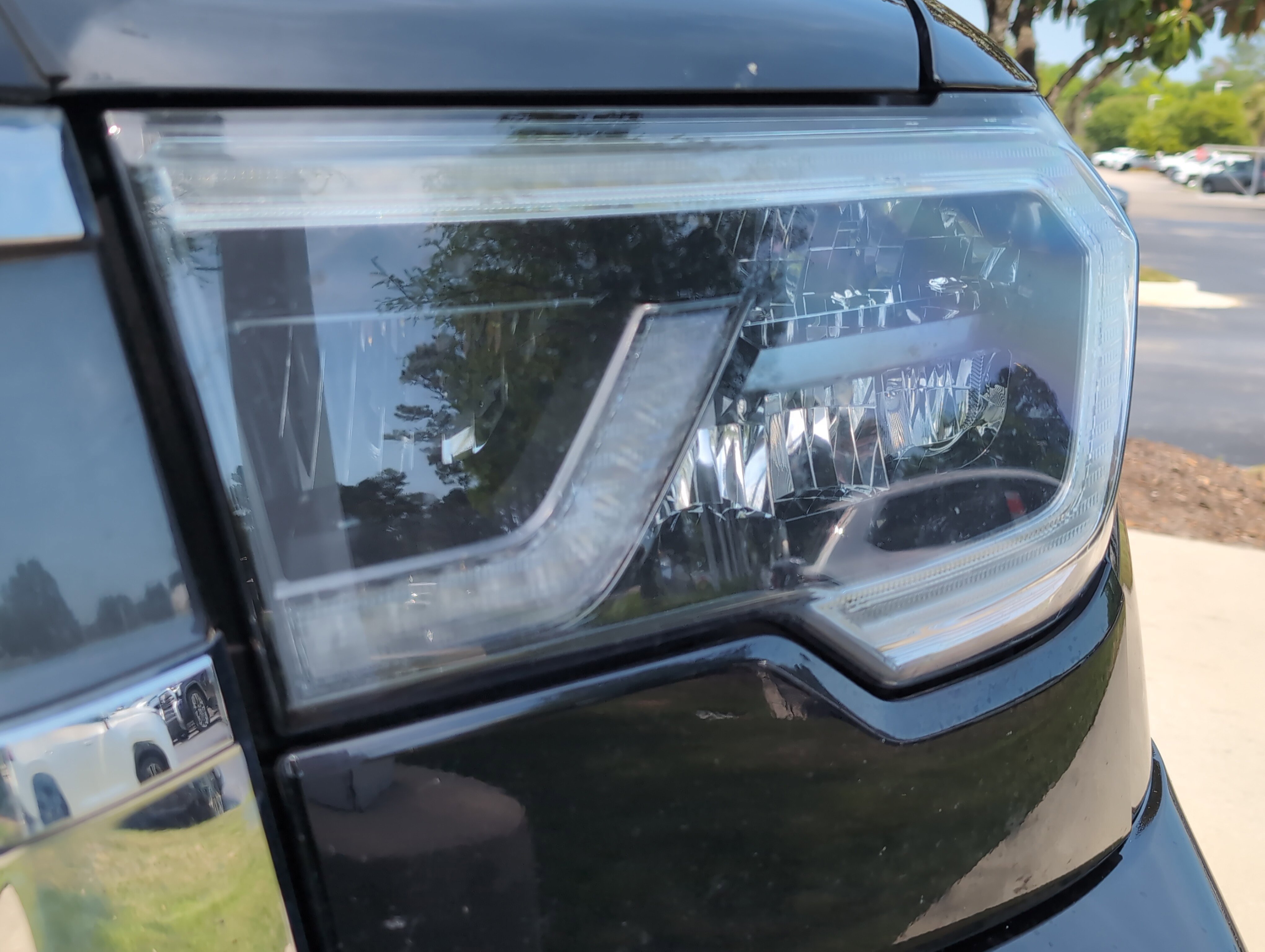 Used 2020 Toyota Sequoia Platinum AWD/4WD image 6