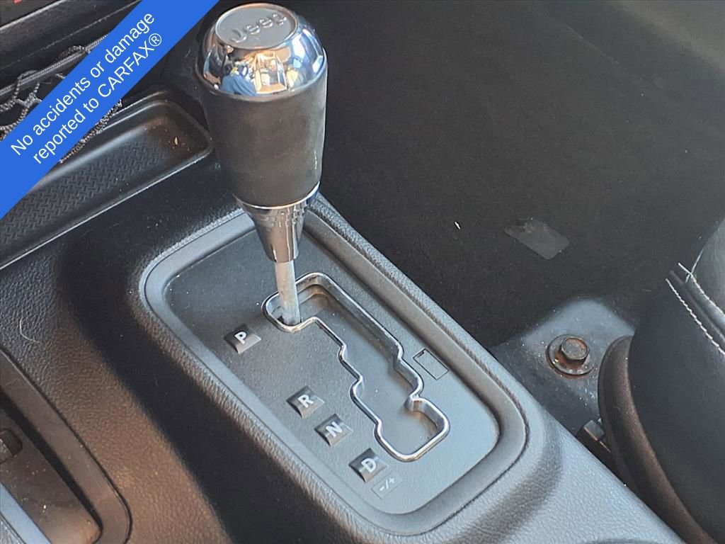 Used 2013 Jeep Wrangler Unlimited Rubicon w/ Dual Top Group image 27