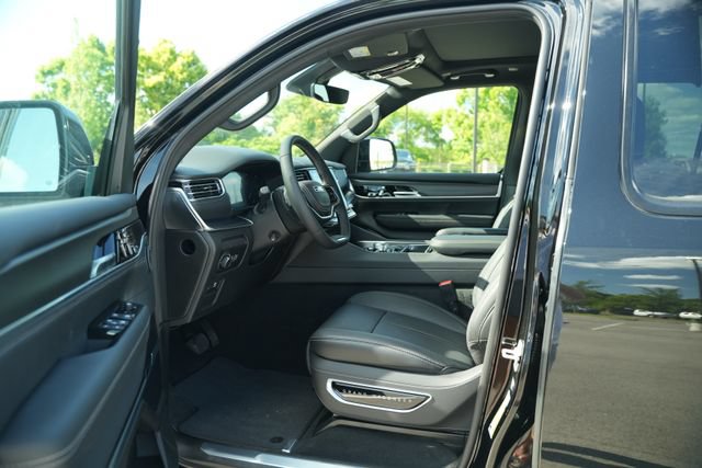 New 2026 Jeep Grand Wagoneer Summit AWD/4WD image 12