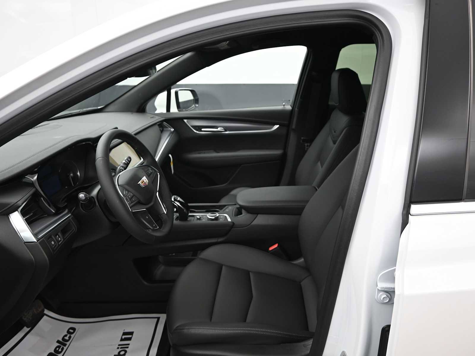 Used 2025 Cadillac XT5 Luxury w/ LPO, Floor Liner Package image 22