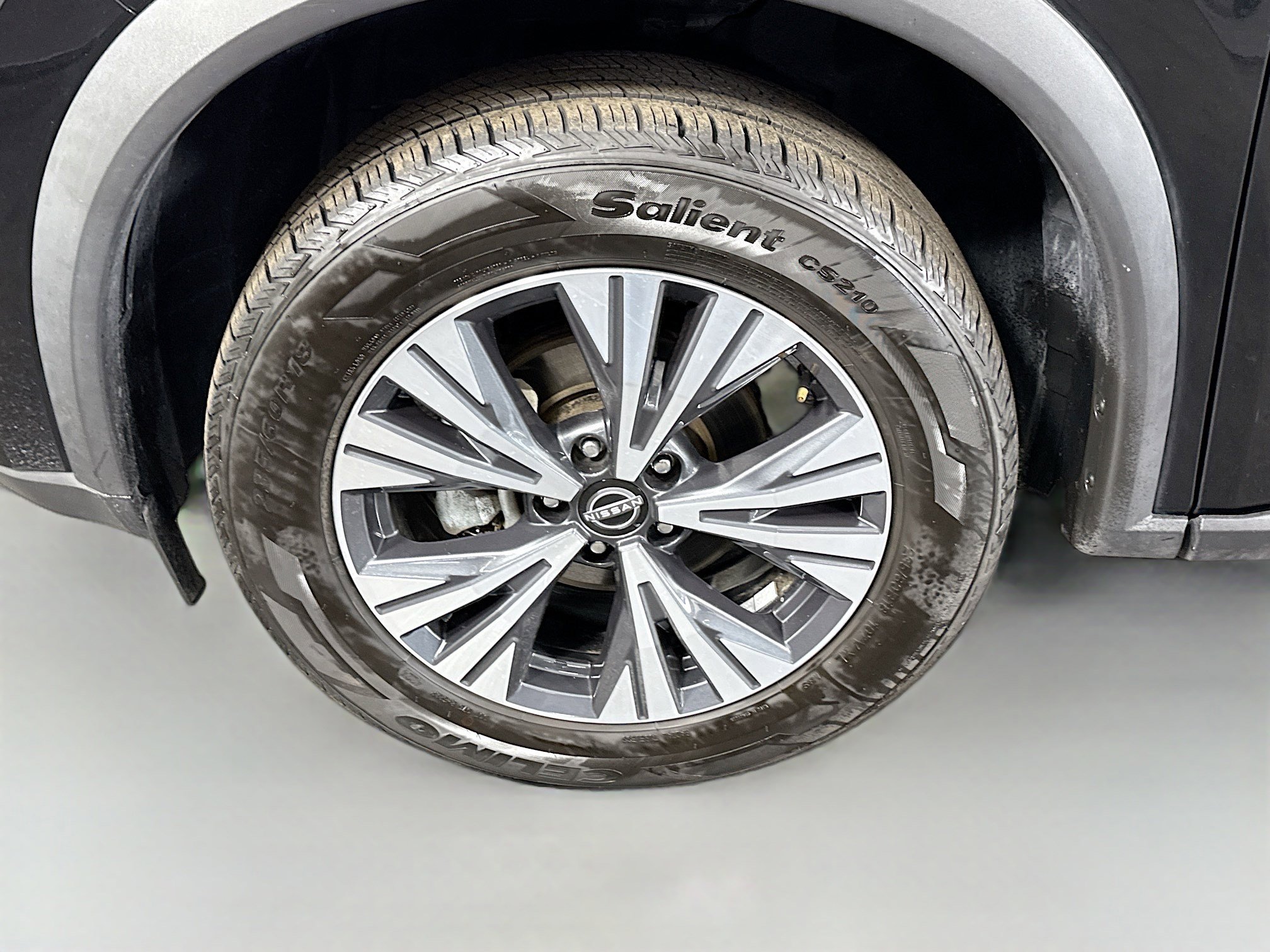 Used 2023 Nissan Rogue SV image 38