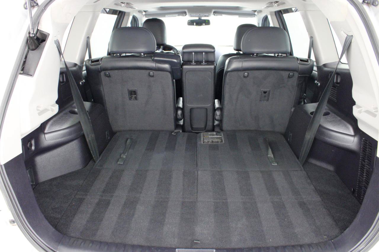 Used 2011 Toyota Highlander SE w/ Tow Pkg FWD image 69