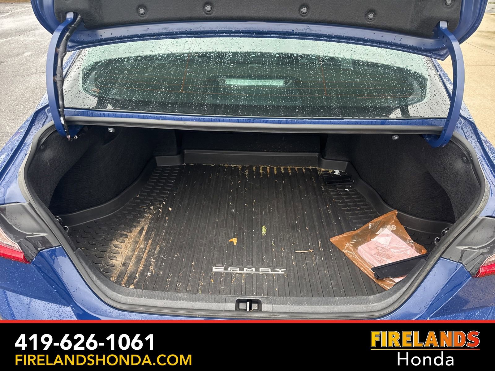 Used 2025 Toyota Camry SE FWD image 29