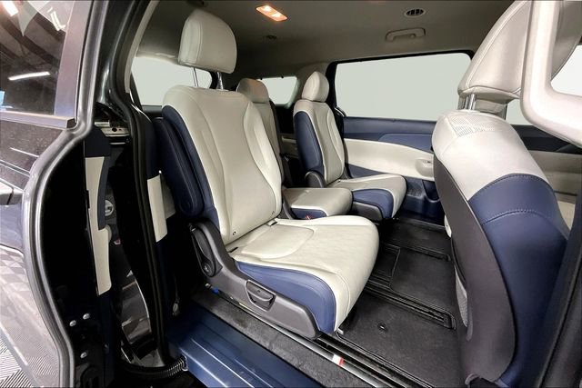 New 2026 Kia Carnival EX FWD image 10
