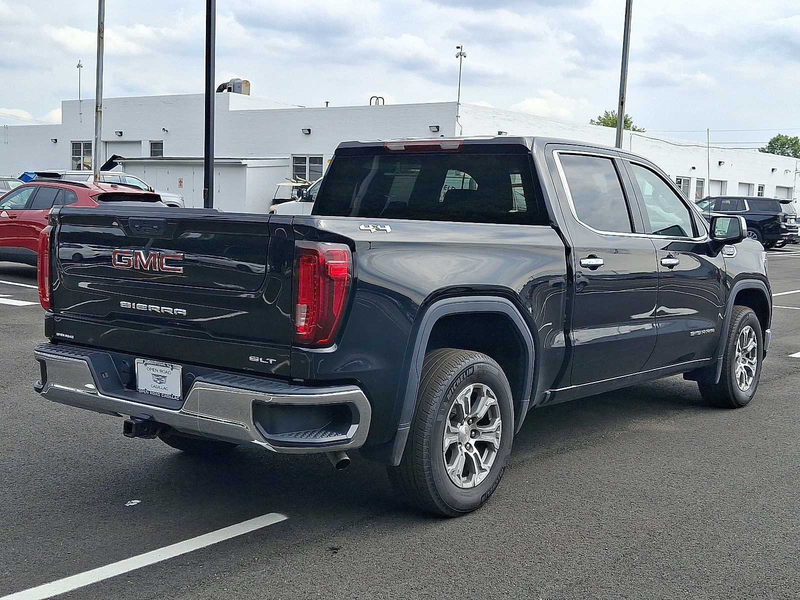 Used 2025 GMC Sierra 1500 SLT AWD/4WD image 6