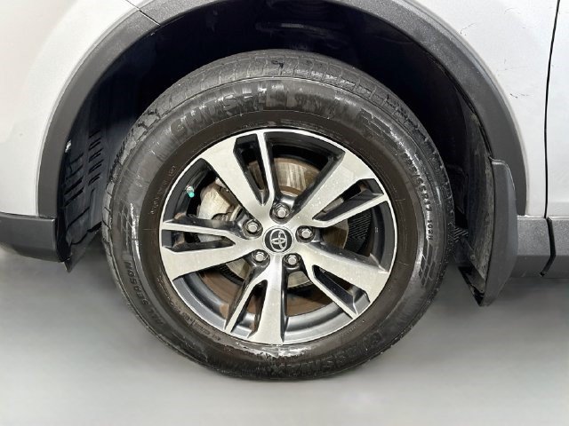 Used 2018 Toyota RAV4 XLE FWD image 36