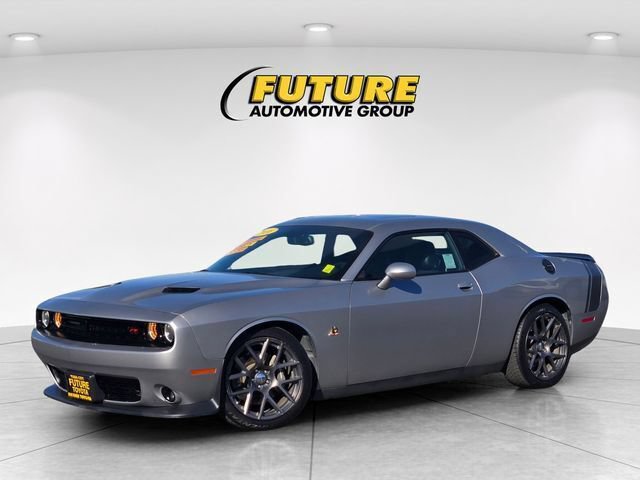 Used 2016 Dodge Challenger R/T Scat Pack w/ Leather Interior Group RWD image 10