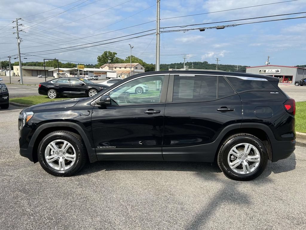 Used 2024 GMC Terrain SLE AWD/4WD image 7