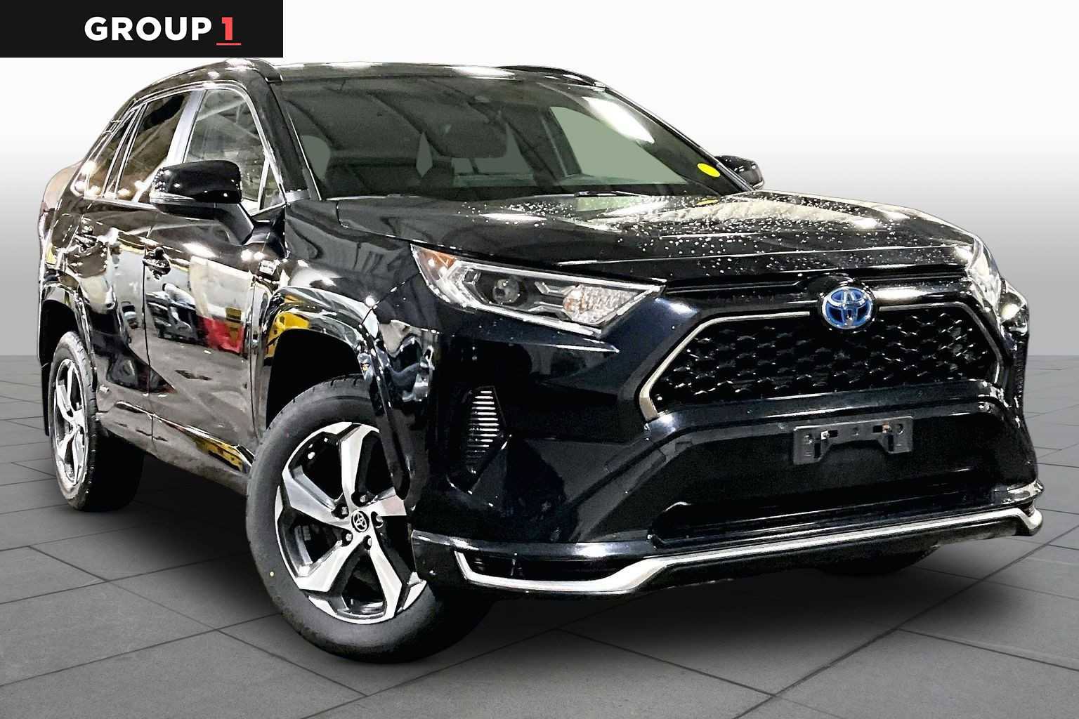 Used 2021 Toyota RAV4 SE AWD/4WD image 3