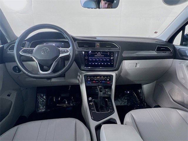 Used 2024 Volkswagen Tiguan SE image 27