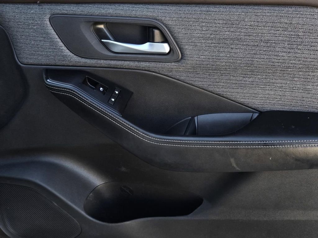 Certified 2023 Nissan Rogue SV image 8