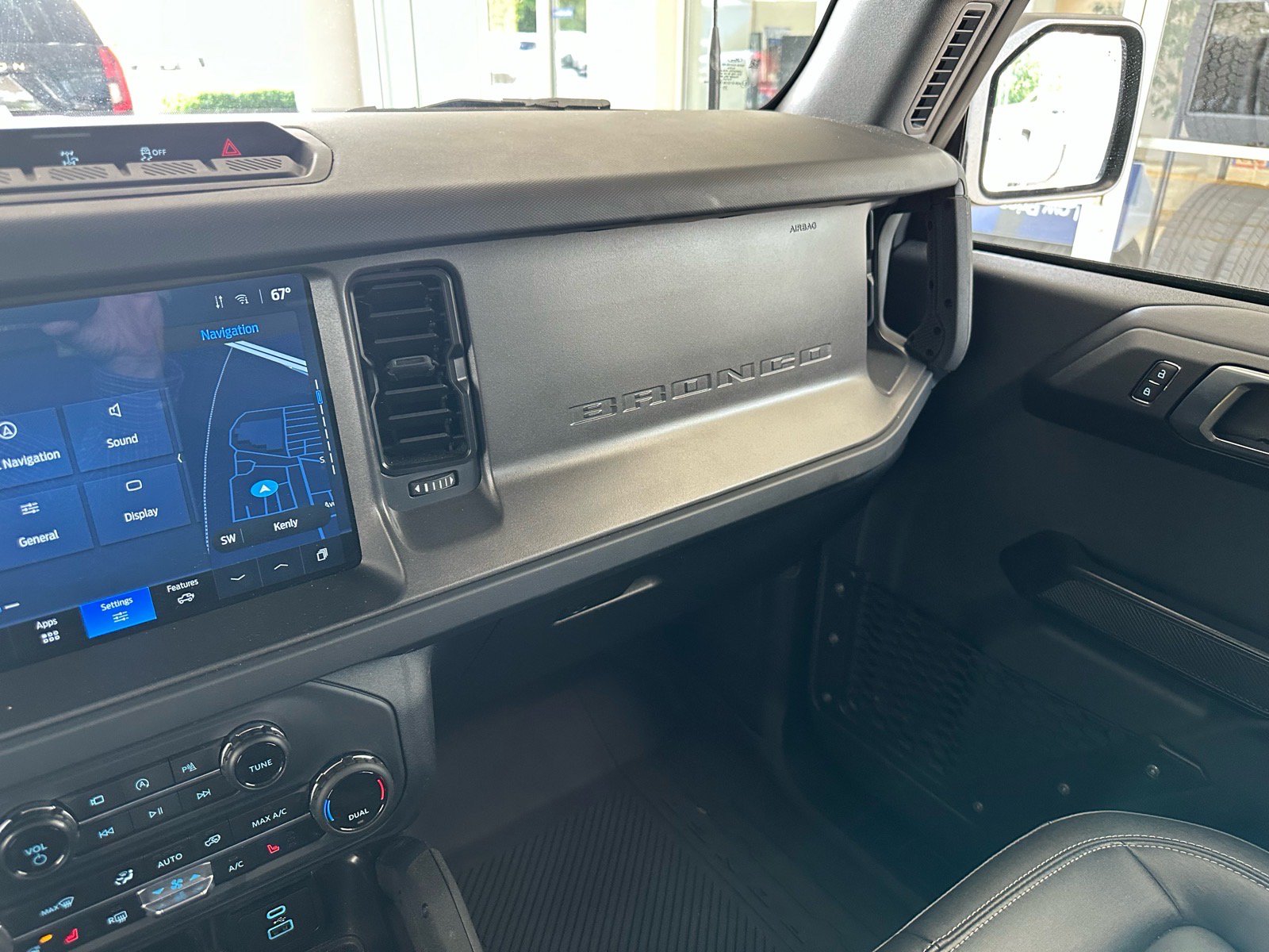 Certified 2025 Ford Bronco Badlands AWD/4WD image 33