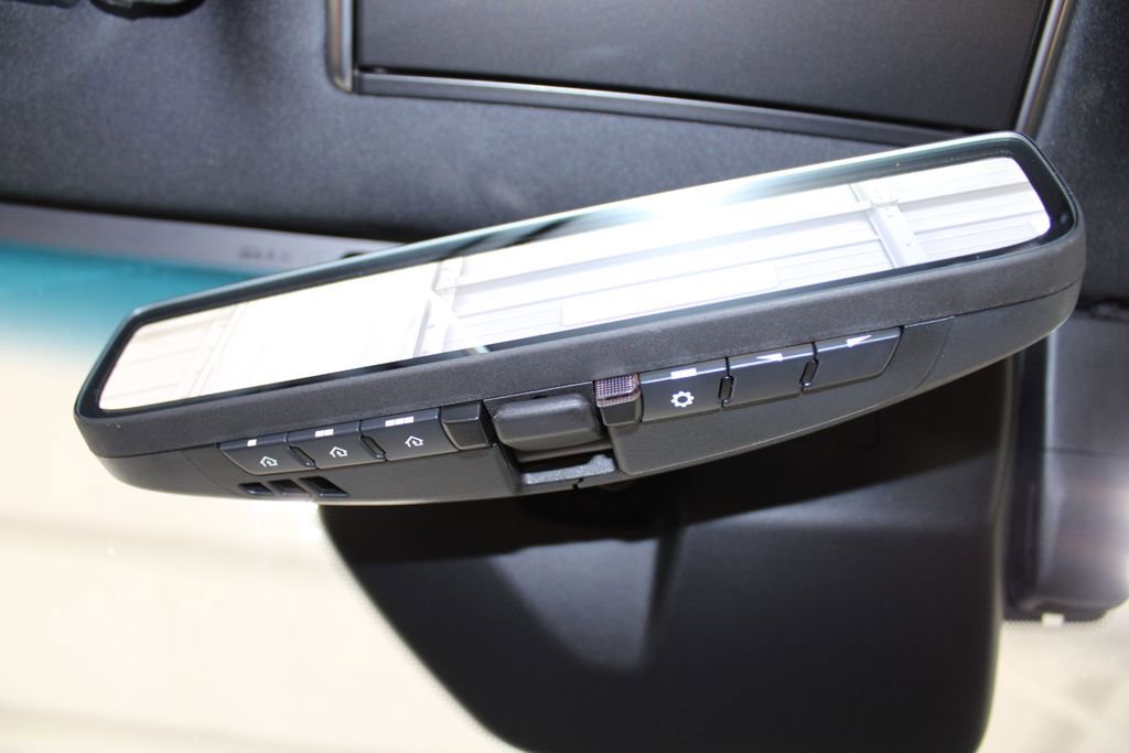 Used 2025 Lexus LX 700h Luxury image 58