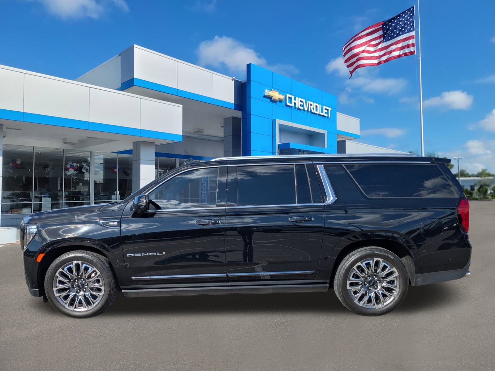 Used 2023 GMC Yukon XL Denali Ultimate image 6