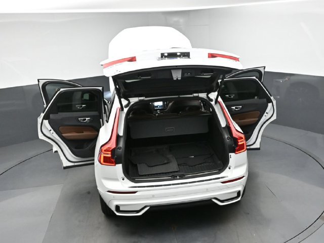 Used 2024 Volvo XC60 B5 Plus w/ Protection Package Premier AWD/4WD image 49