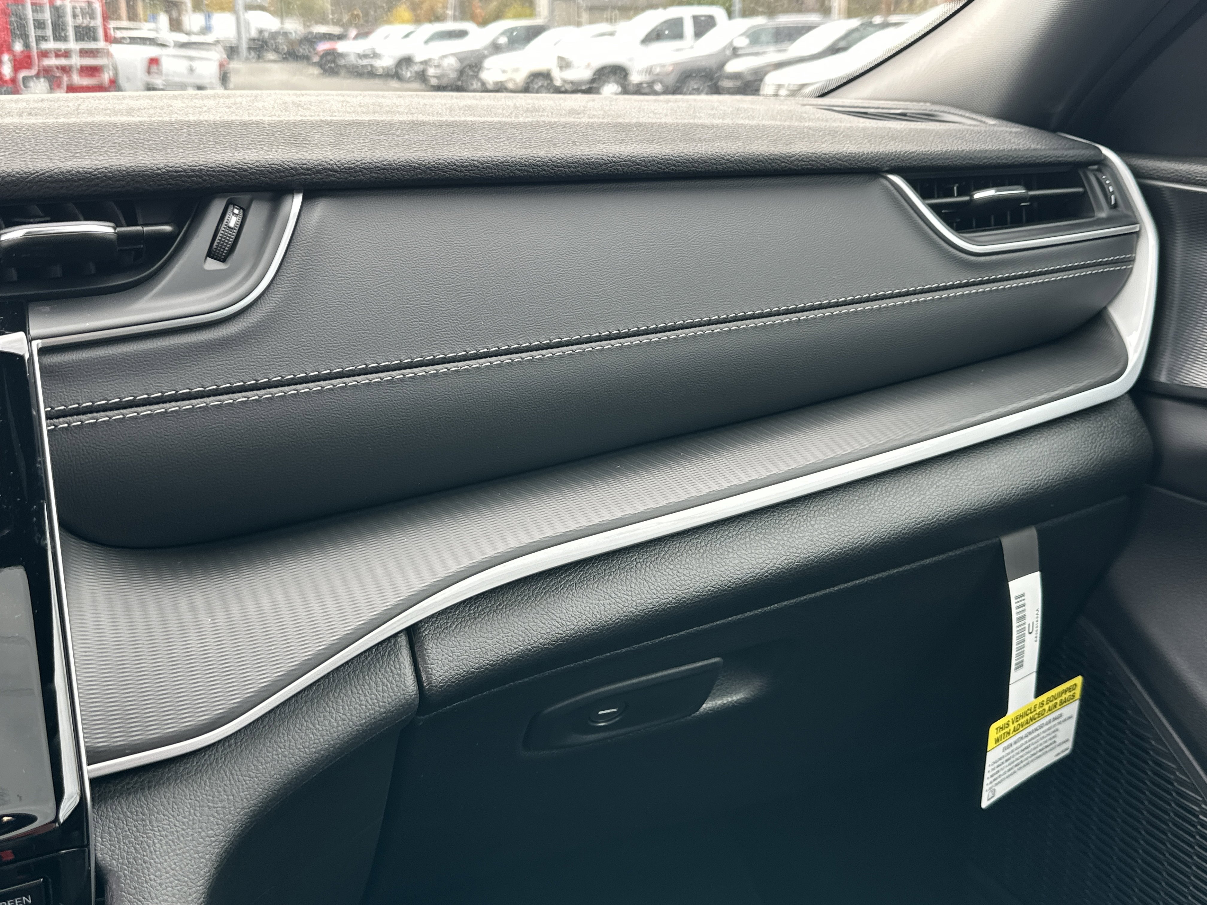 New 2025 Jeep Grand Cherokee L Altitude image 7