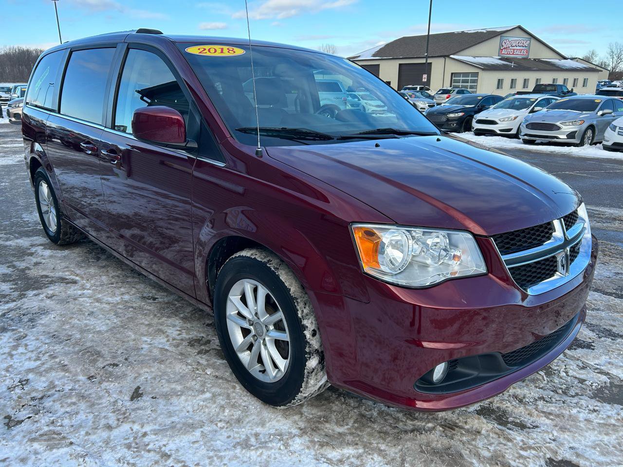 Used 2018 Dodge Grand Caravan SXT image 3