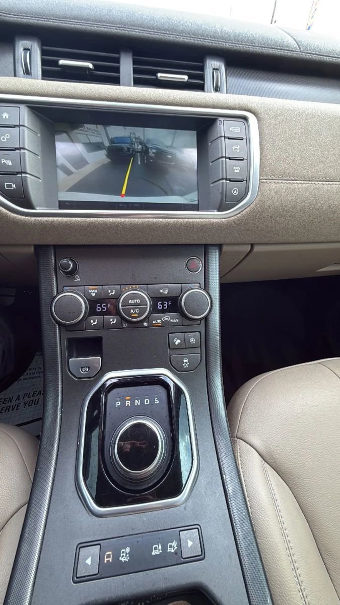 Used 2019 Land Rover Range Rover Evoque SE Premium image 44