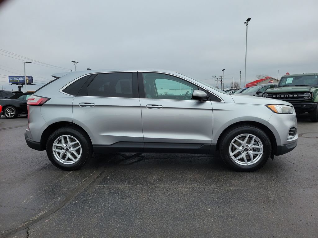 Certified 2024 Ford Edge SEL image 3