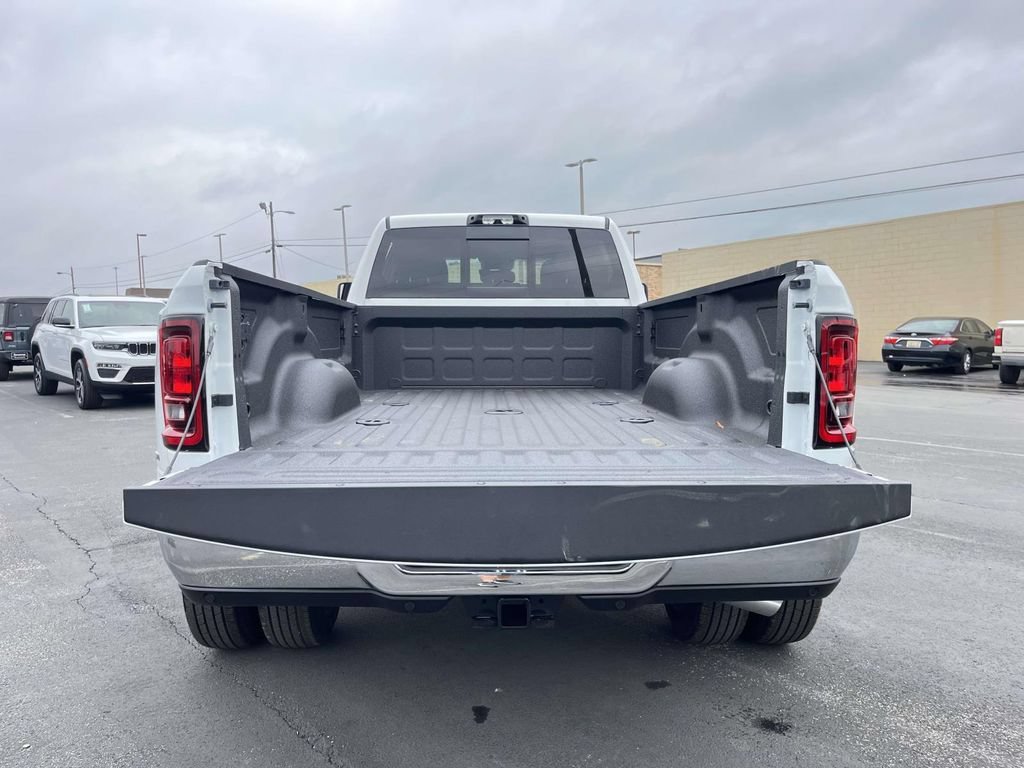 New 2026 RAM 3500 Tradesman AWD/4WD image 9