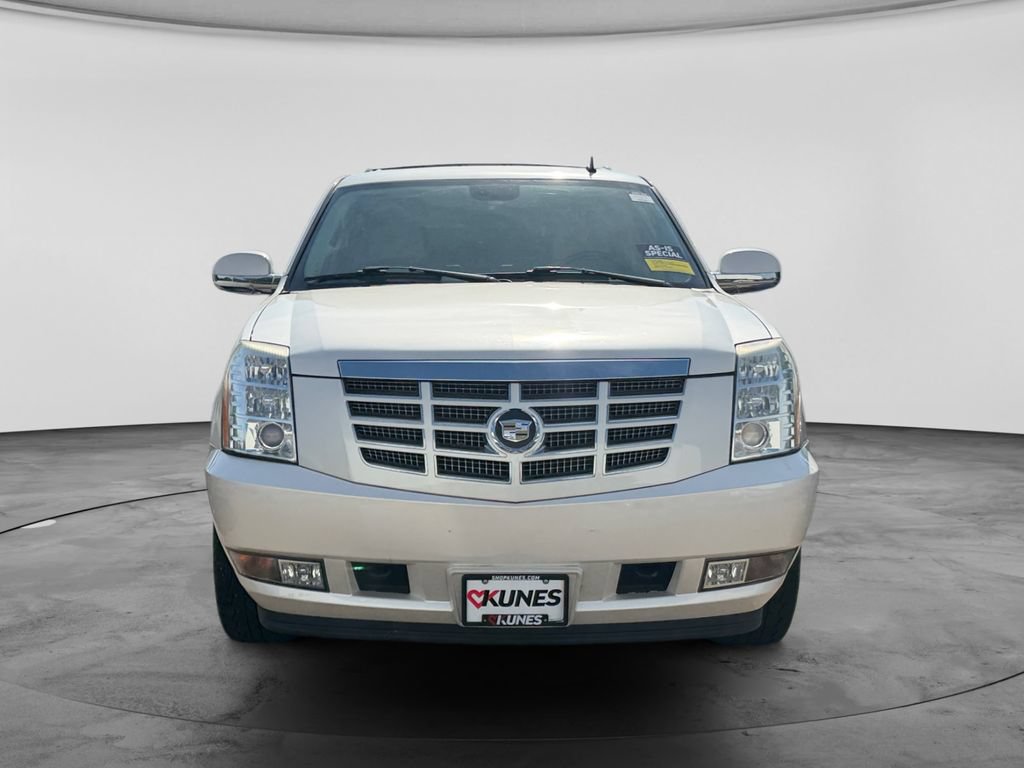 Used 2007 Cadillac Escalade AWD w/ Information Package image 3