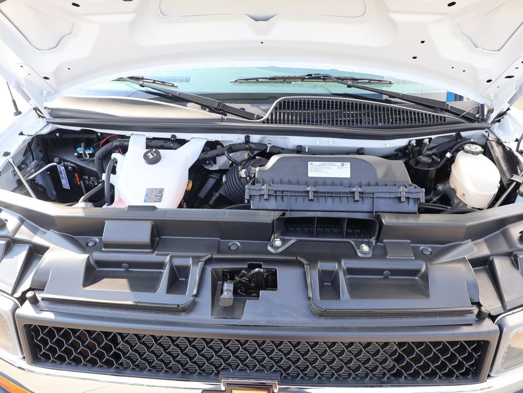 New 2026 Chevrolet Express 2500 w/ Enhanced Convenience Package RWD image 32