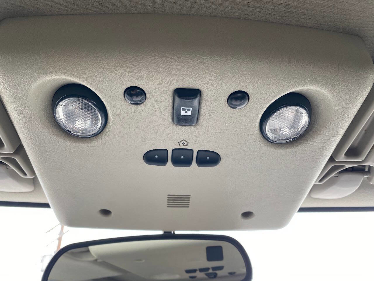 Used 2003 HUMMER H2 w/ Preferred Equipment Group image 20