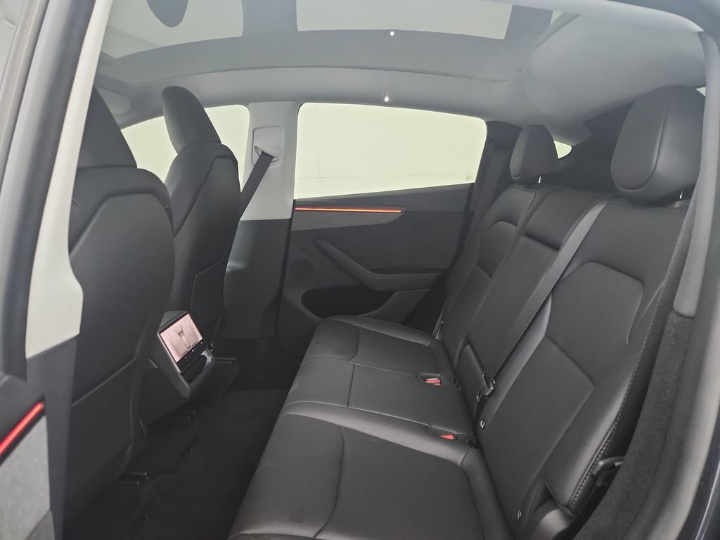 Used 2026 Tesla Model Y AWD image 34