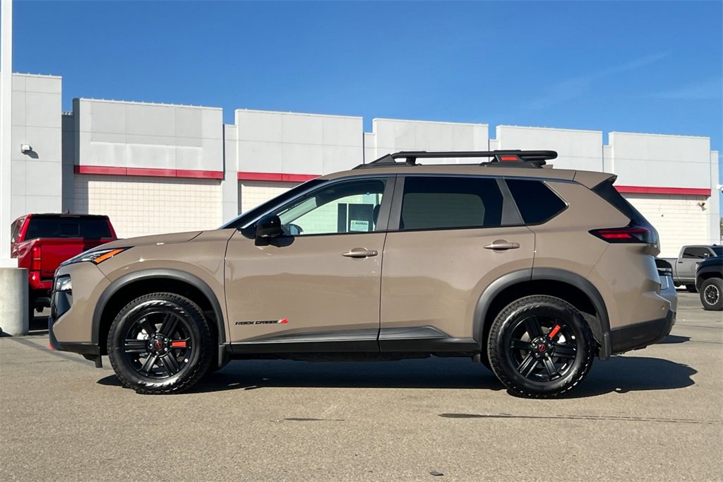 Used 2025 Nissan Rogue SV image 9