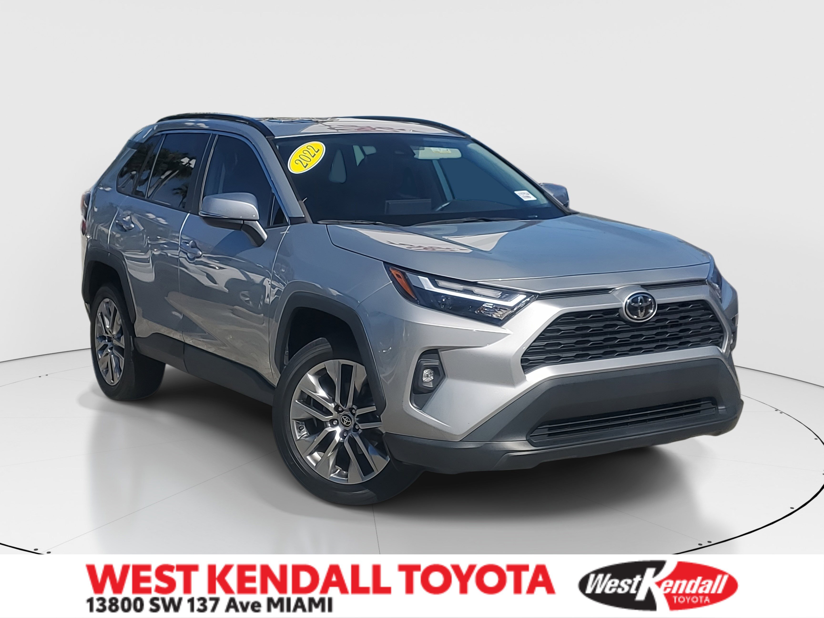 Used 2022 Toyota RAV4 XLE Premium image 1