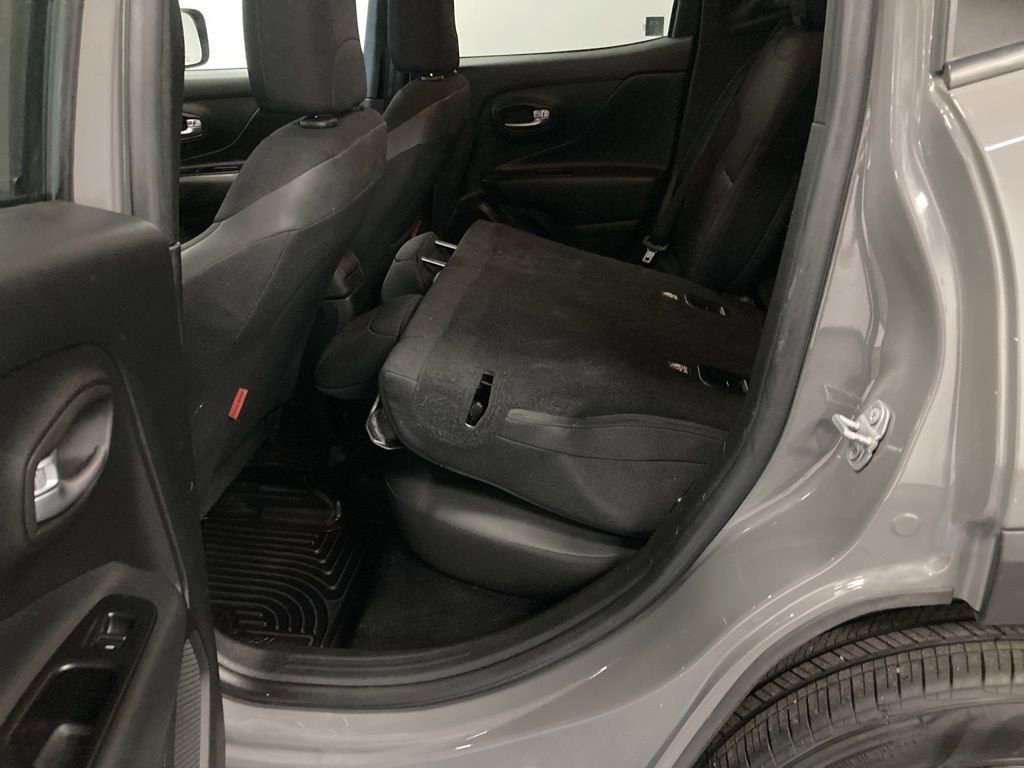 Used 2019 Jeep Renegade Trailhawk w/ UConnect 8.4 Nav Group AWD/4WD image 31