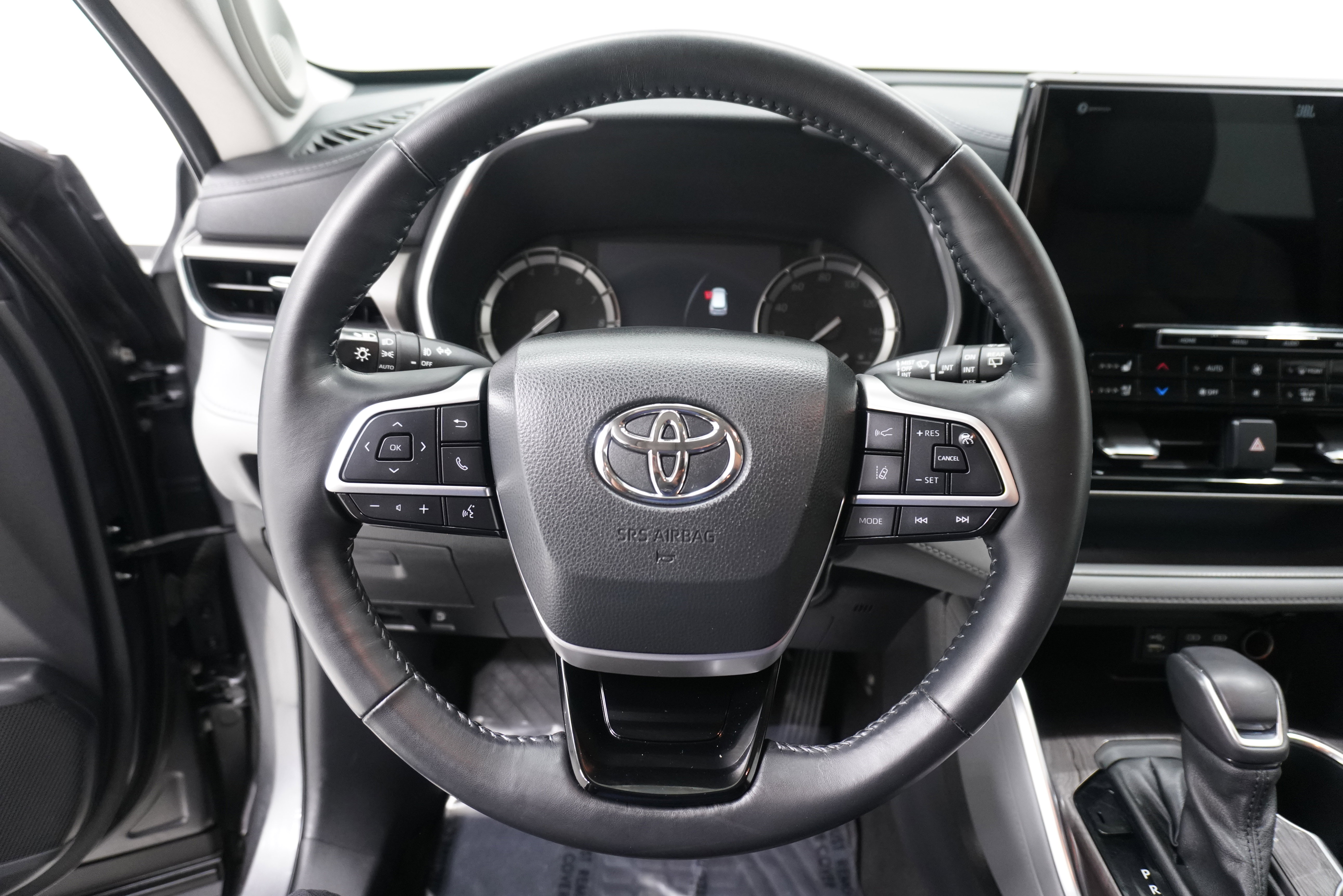 Used 2022 Toyota Highlander Limited image 19