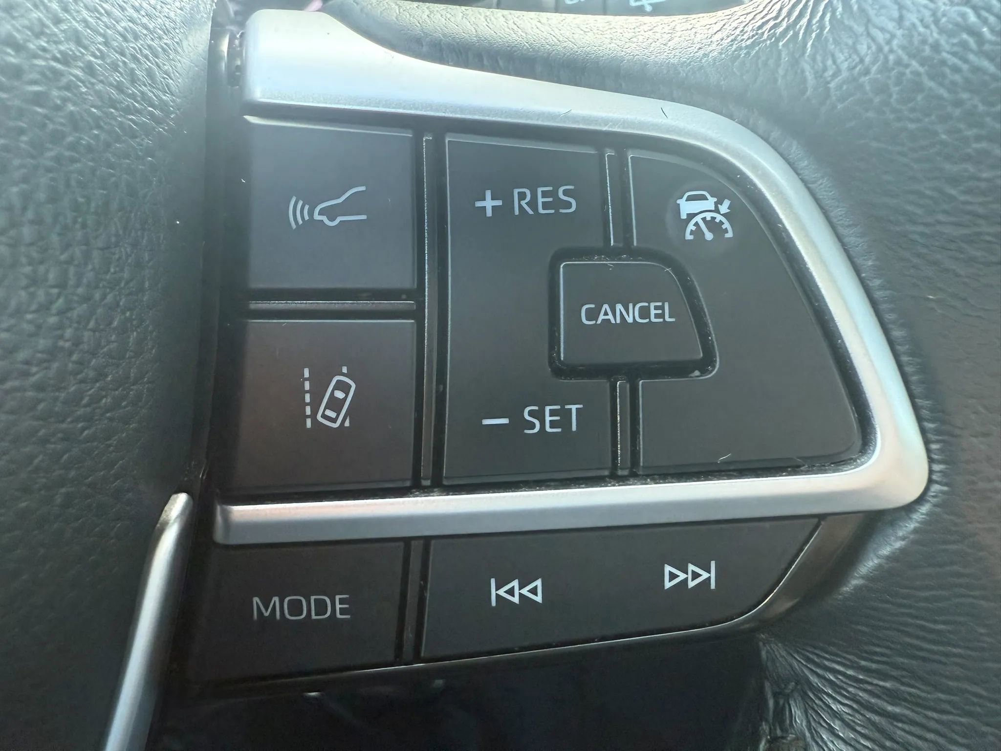 Used 2024 Toyota Sienna XLE image 11