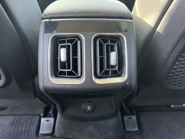 Used 2025 Kia Sorento LX image 13