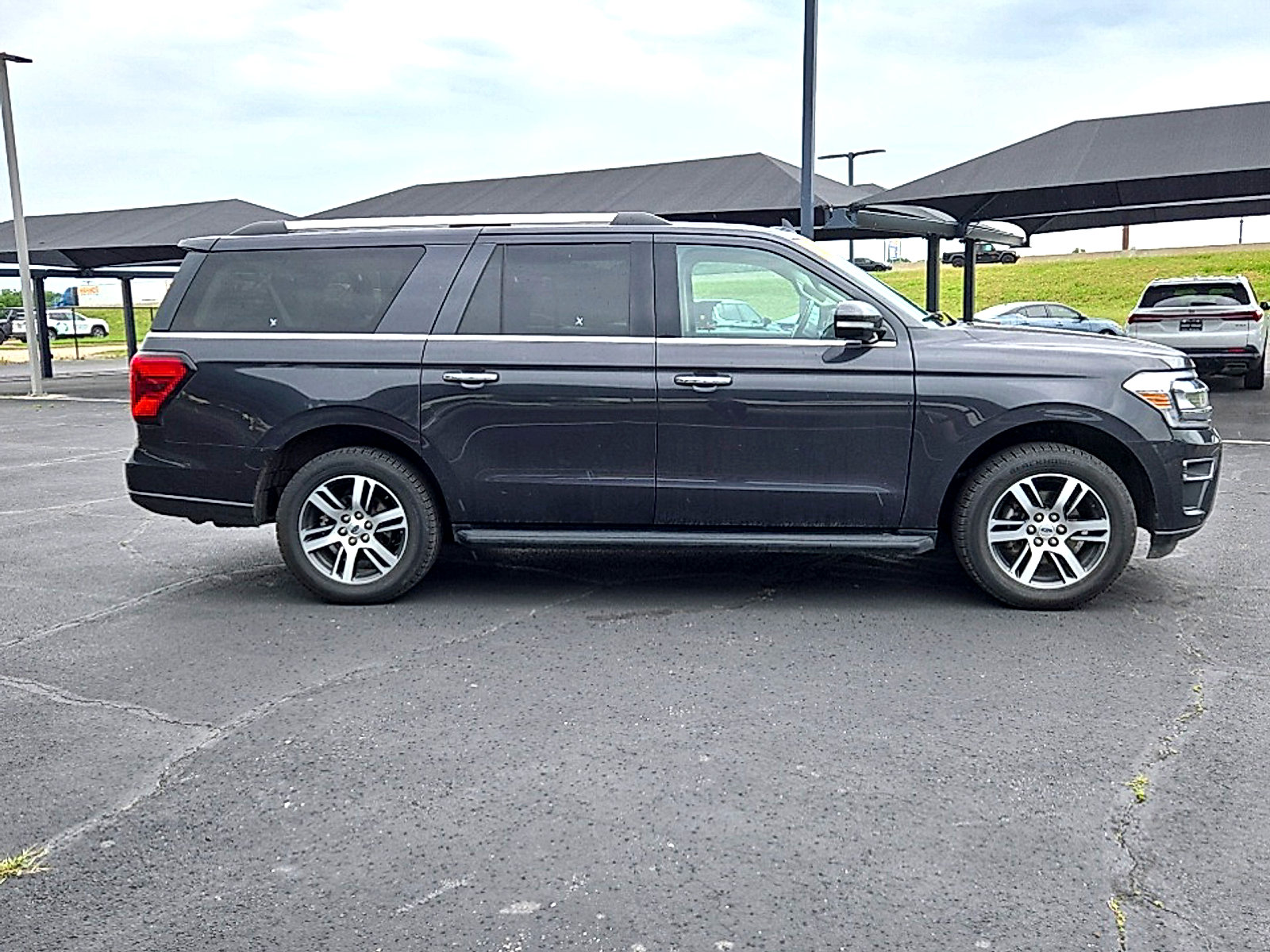 Used 2024 Ford Expedition Max Limited RWD image 5