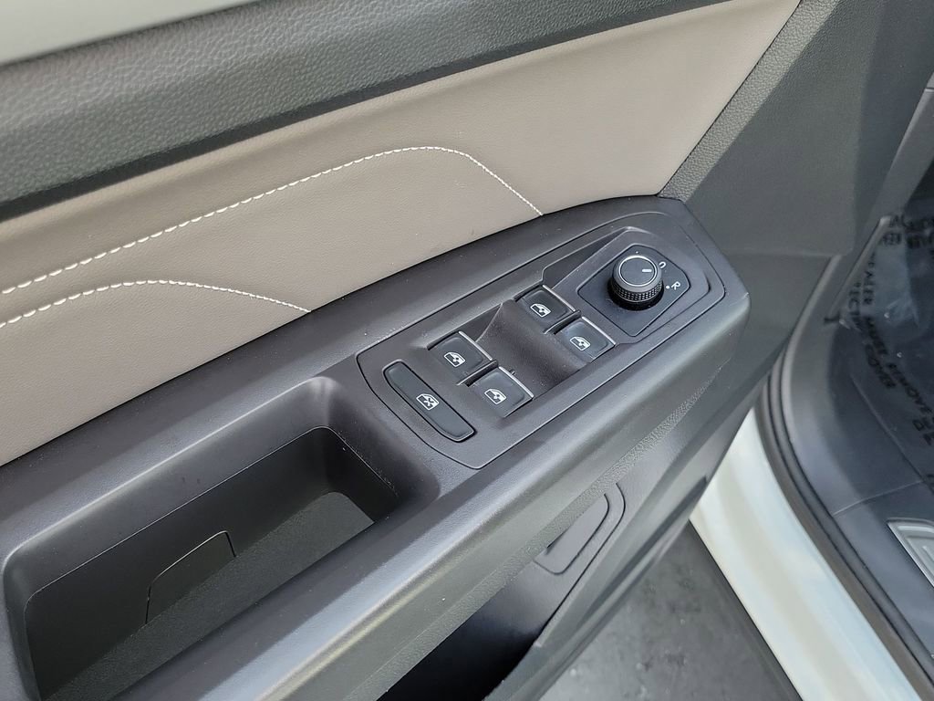 Used 2023 Volkswagen Atlas Cross Sport SE w/ Black Wheel Package image 22