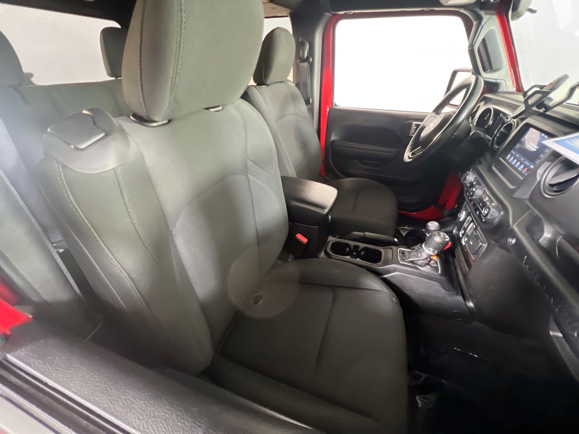 Used 2021 Jeep Wrangler Sport S image 26