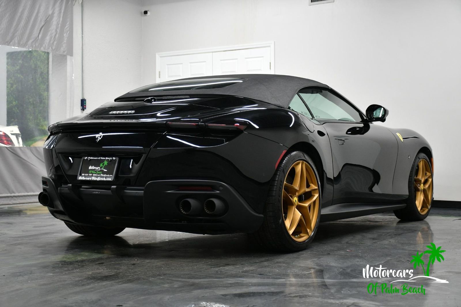 Used 2024 Ferrari Roma Spider RWD image 25