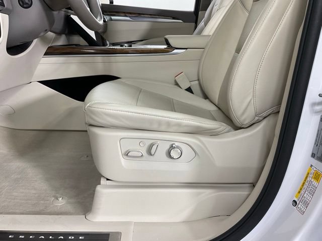 Certified 2025 Cadillac Escalade ESV Premium Luxury Platinum AWD/4WD image 30