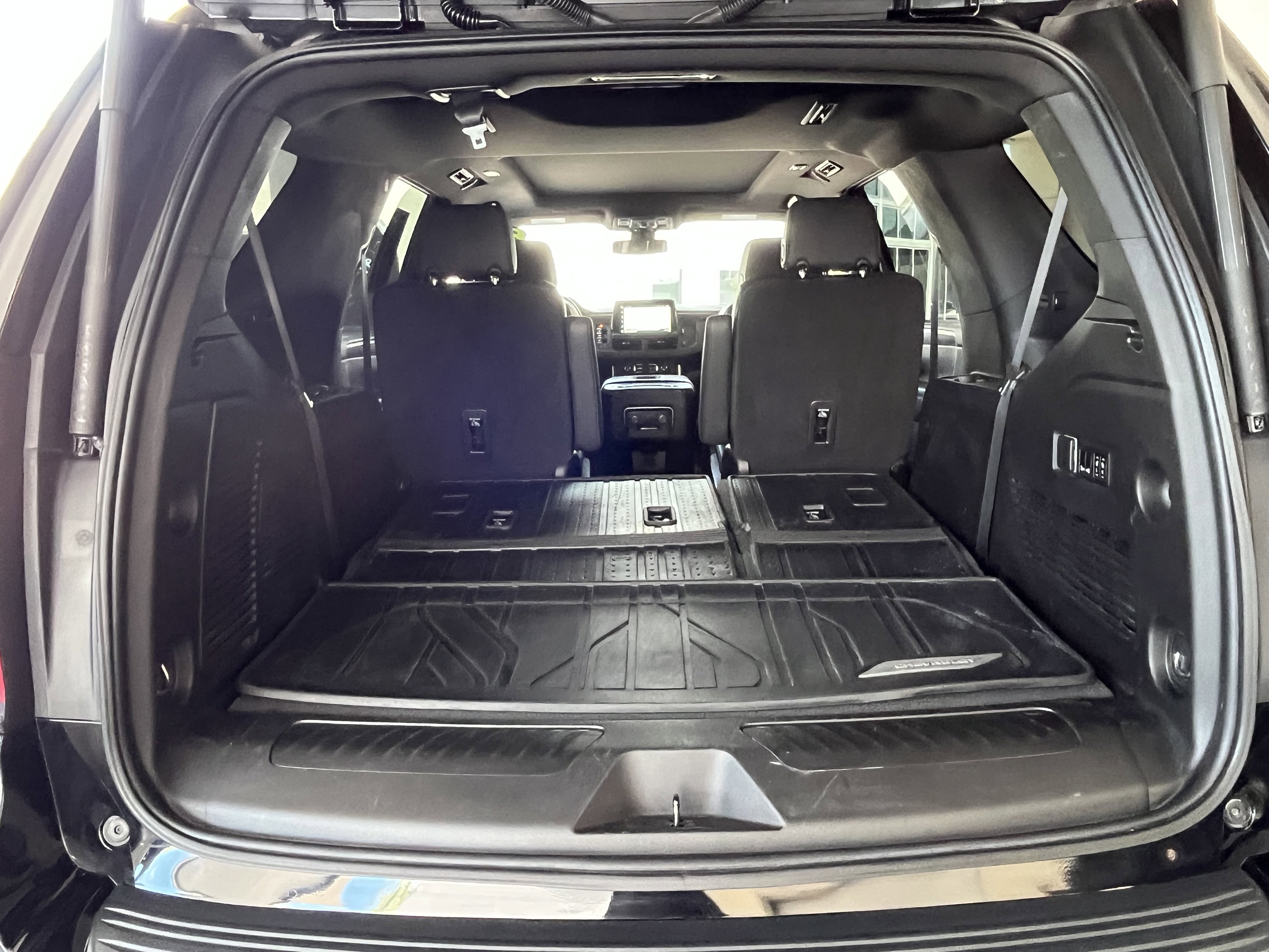 Used 2022 Chevrolet Tahoe LT w/ Luxury Package image 21